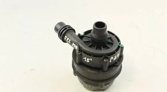 BMW M4 F82 F83 Water pump 8600442 0392024051 11518600442