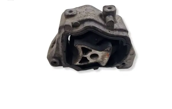 Land Rover Discovery Sport Engine mount bracket TR8070M18