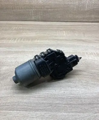 Volkswagen PASSAT B5.5 Wiper motor 3B1955113D 0390241528