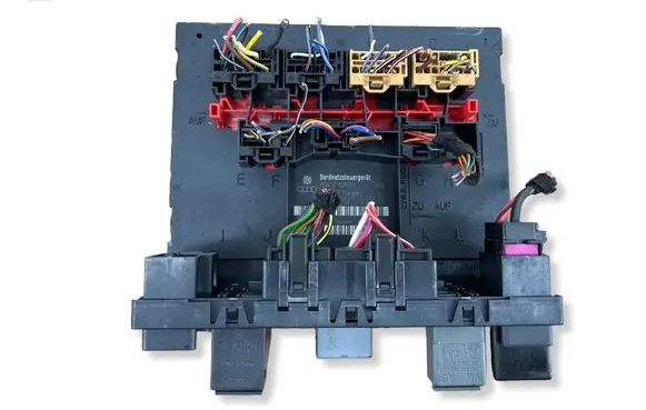 Audi A3 S3 8P Comfort/convenience module 8P0907279N 09273430 H54S2801