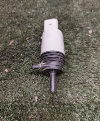 BMW 1 E81 E87 Windscreen/windshield washer pump 67126934159