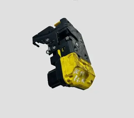 Volvo XC90 Front door lock 30663041