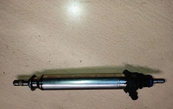 Mercedes-Benz GLA W156 Fuel injector A2780700687