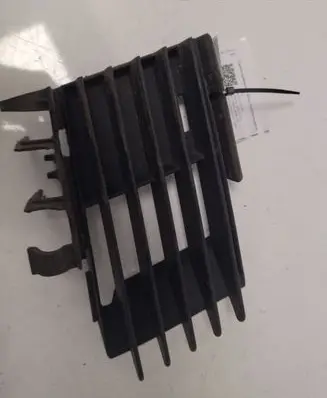 Opel Vectra C Front bumper lower grill 09186128