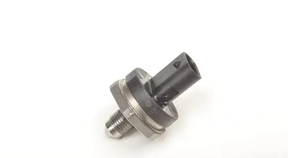 BMW 2 F46 Fuel pressure sensor 8631820