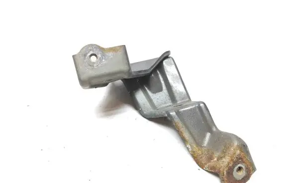 Toyota Land Cruiser (J150) Fender mounting bracket