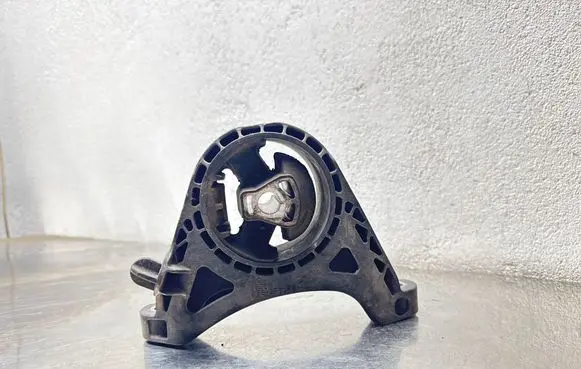Opel Insignia A Engine mount bracket 13227769