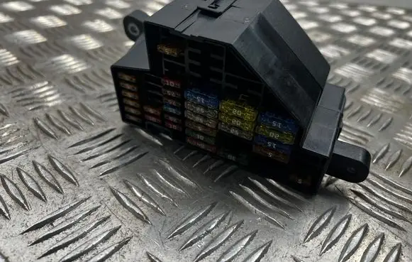 Skoda Superb B6 (3T) Fuse module 5010902296