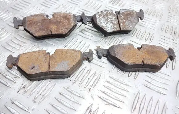 BMW 3 E36 Brake pads (rear) 