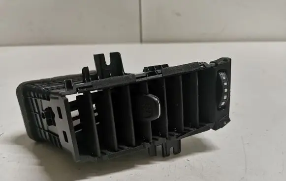 Buick Encore I Dash center air vent grill 42514220