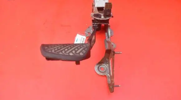 Nissan Qashqai Accelerator throttle pedal E001046X11