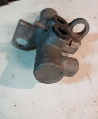 Audi A4 S4 B6 8E 8H Master brake cylinder