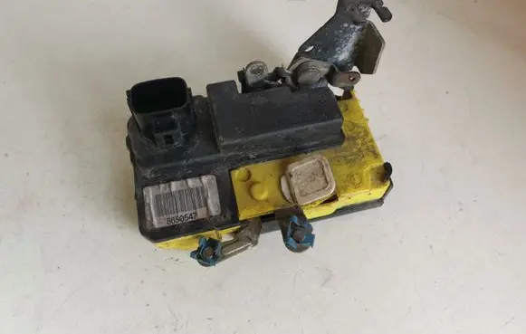 Volvo S80 Front door lock