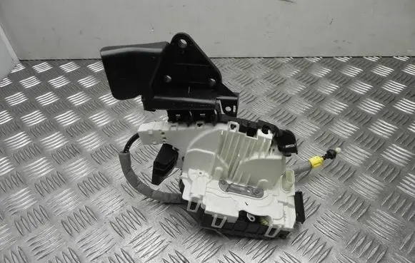 Loading door lock
