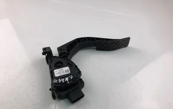 Audi A4 S4 B8 8K Accelerator throttle pedal bracket 8K1721523