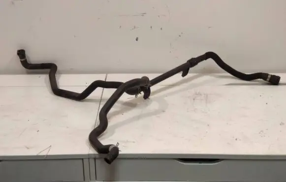 BMW 6 F12 F13 Engine coolant pipe/hose 9231897