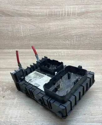Volkswagen PASSAT B6 Fuse module 1K0937124K 1K0937800G