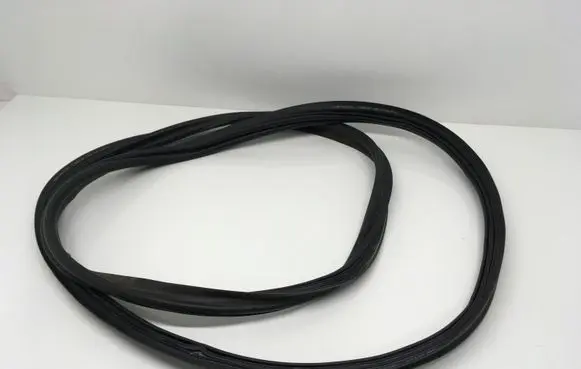 Mercedes-Benz C W205 Trunk rubber seal (body) A2057400600