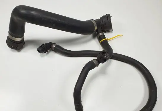 Land Rover Range Rover L322 Engine coolant pipe/hose 7500747