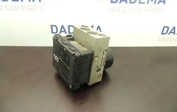 Skoda Octavia Mk1 (1U) ABS Pump 1J0907379H 1J0014217C D150
