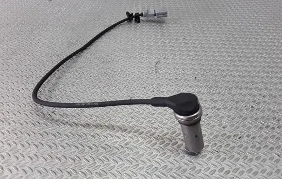 Volkswagen Golf IV Crankshaft position sensor 038907319A