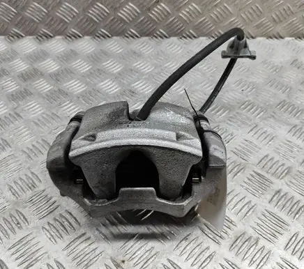 BMW 2 F44 Front brake caliper 6860265