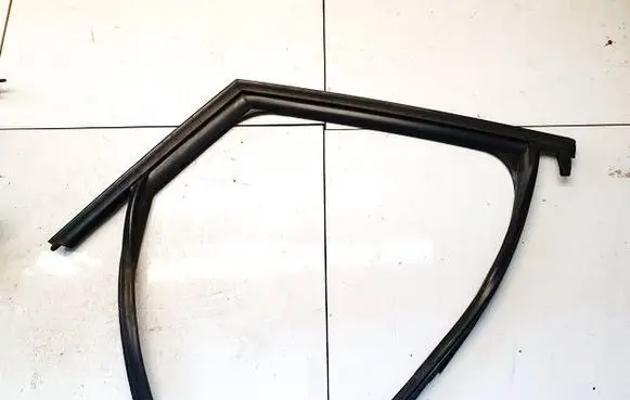 Audi Q3 8U Rubber seal rear door 8U0839440