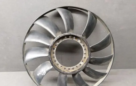 Audi A4 S4 B5 8D Fan impeller 058121301B
