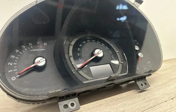 KIA Sportage Speedometer (instrument cluster) 940213u105