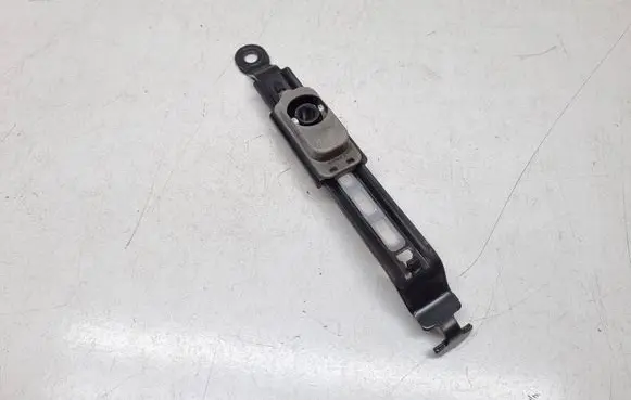 Toyota RAV 4 (XA20) Seat belt adjustment rail C661603