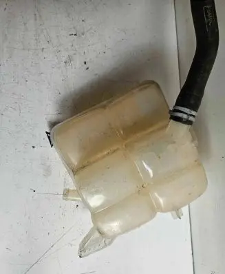 Ford Focus Coolant expansion tank/reservoir 8V618K218