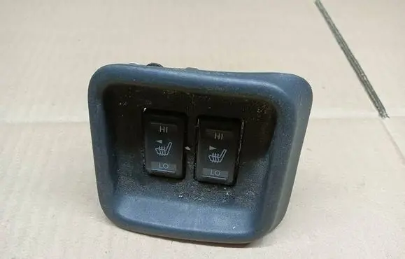 Nissan Juke I F15 Seat heating switch 