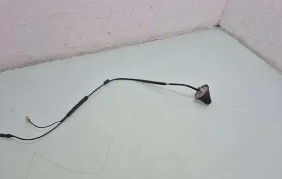 Toyota Prius (XW20) Radio antenna 