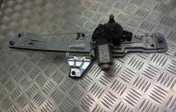 Peugeot 301 Front door electric window regulator 9674437380