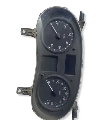 Renault Trafic II (X83) Speedometer (instrument cluster) P8200283194 281177147 NS8360418V