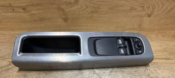 Volvo C30 Electric window control switch 30773208