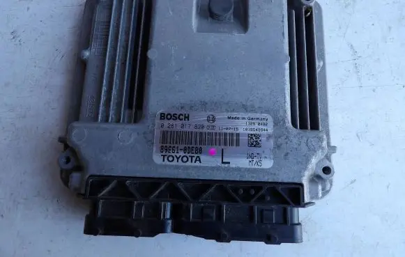Toyota Yaris Engine control unit/module 896610DE80 1039S49844 0281017820