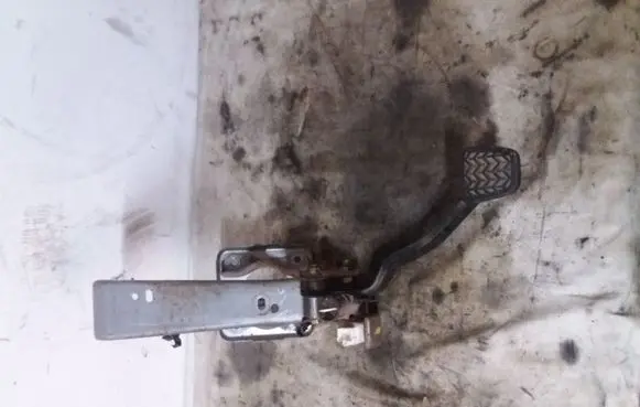 Toyota Avensis Verso Brake pedal