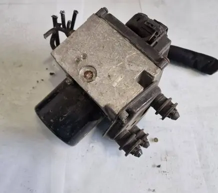 Volkswagen PASSAT B6 ABS Pump 16027001A