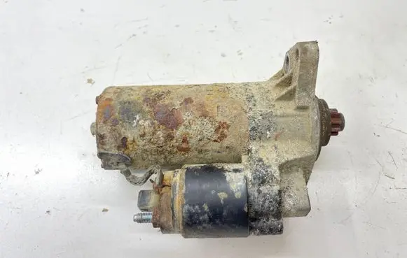 Volkswagen Golf IV Starter motor