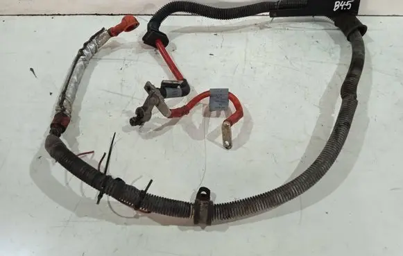 Land Rover Discovery 3 - LR3 Positive cable (battery) 301047600 490000063