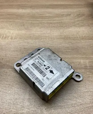 Nissan Primera Airbag control unit/module 98820AV200 0285001420