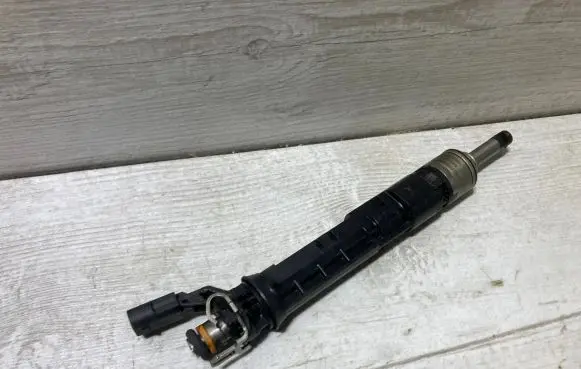 Renault Megane IV Fuel injector 166002932r