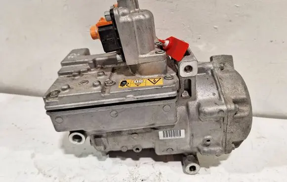 Renault Twingo III Air conditioning (A/C) compressor (pump) 926000134R