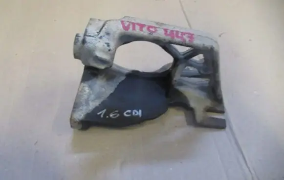 Mercedes-Benz Vito Viano W447 Driveshaft support bearing bracket 