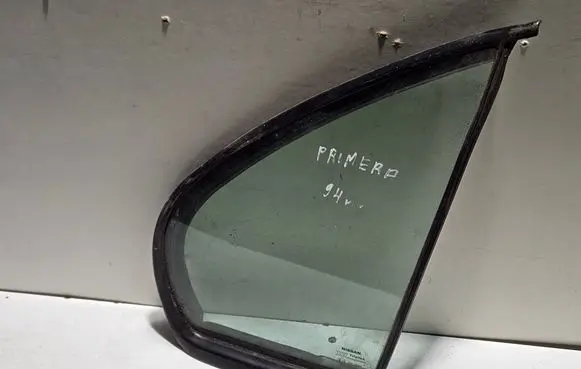 Nissan Primera Rear vent window glass 43R00004