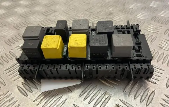 Mercedes-Benz GLE AMG (W166 - C292) Fuse module A1669068201