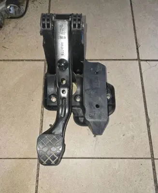 Volkswagen Polo V 6R Brake pedal 6R1721058 000806919