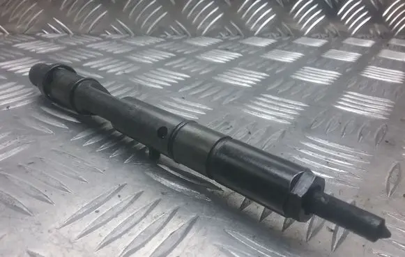 Audi A6 S6 C5 4B Fuel injector 05913201F 0432133795