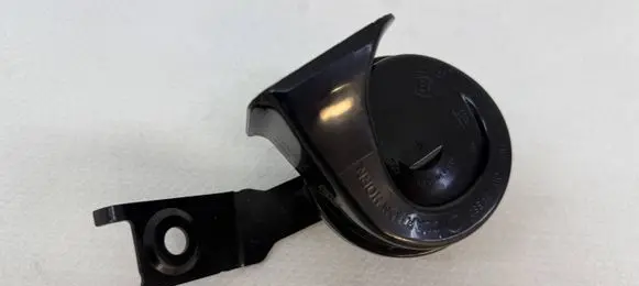Renault Trafic III (X82) Horn signal 256107361R